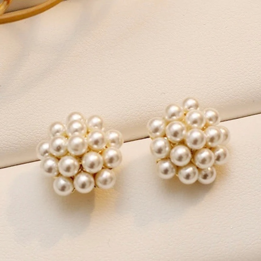 Cluster pearl earrings - new